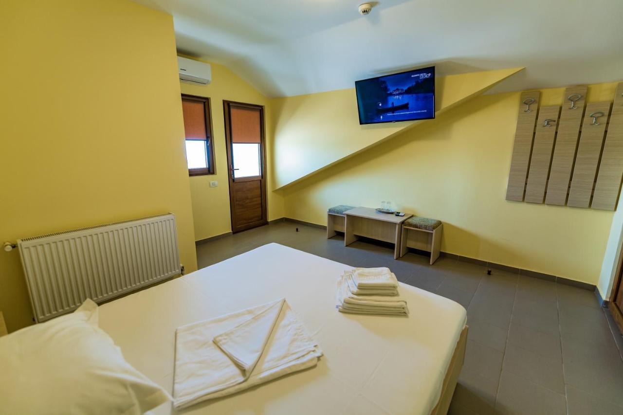 Micul Golf Hotel Două Mai Eksteriør billede